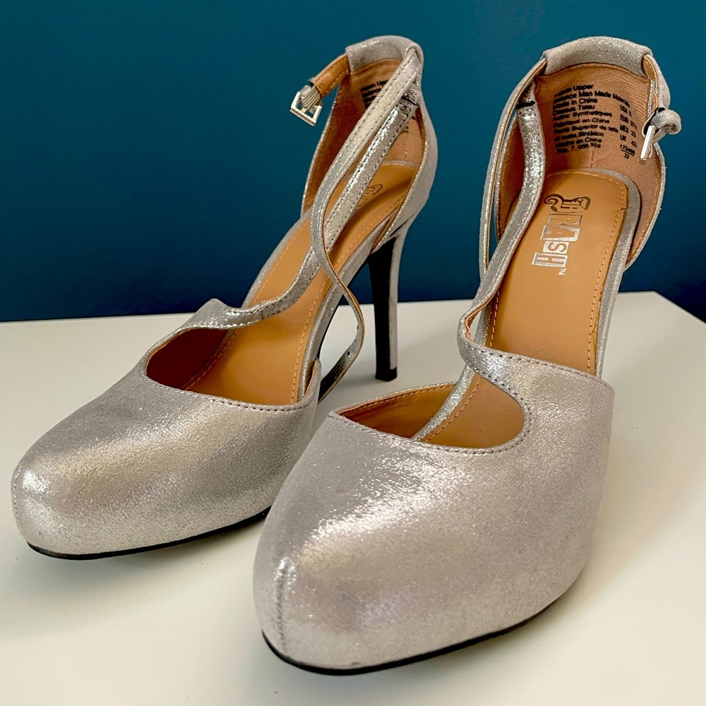 Brash Silver Heels size 6